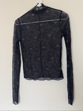 Women’s Sheer Long-Sleeve Lace Black with Flower Detail Size small